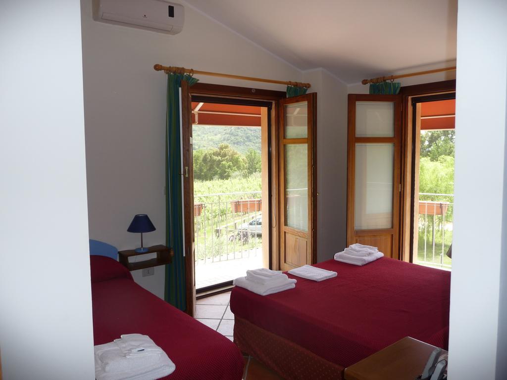 Agrilao Villa Scalea Room photo